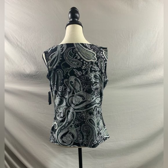 Black And White Paisley Sleeveless Top - Picture 4 of 5